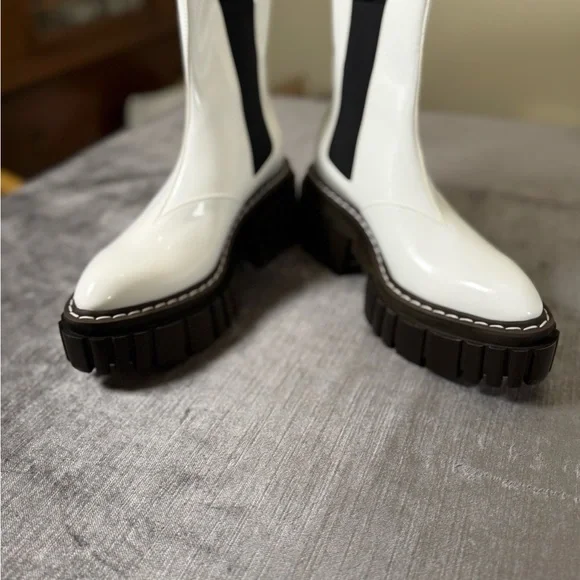 Stella McCartney White Chelsea Boots “Stivaletto” EU 40 | NIB + Dust Bags - Picture 8 of 11